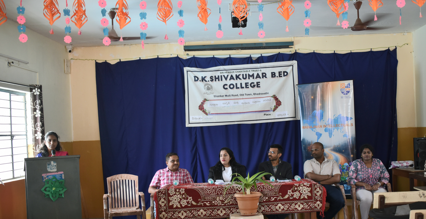 Felicitation of resource person by college representatives
